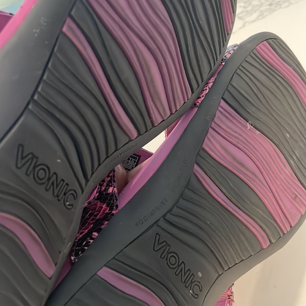 Vionic Snakeprint purple sandals - Picture 6 of 7